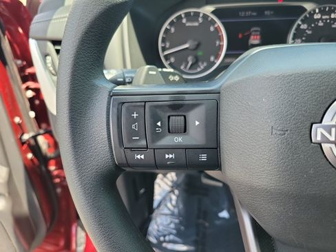 Used 2025 Nissan Rogue S FWD image 21