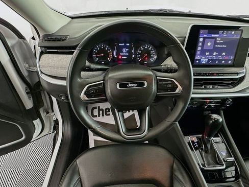 Used 2022 Jeep Compass Latitude image 11