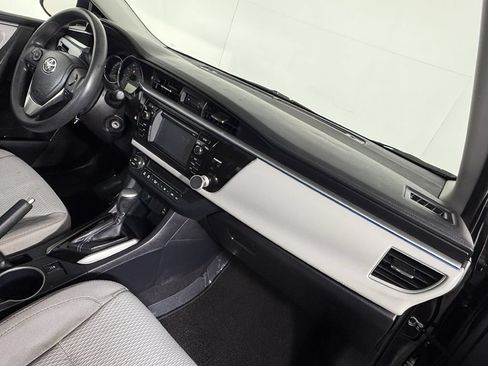 Used 2016 Toyota Corolla LE FWD image 23