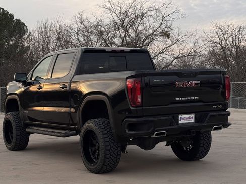 Used 2024 GMC Sierra 1500 AT4 w/ Technology Package AWD/4WD image 4