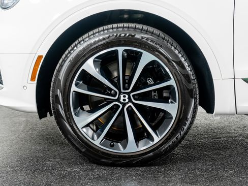Used 2023 Bentley Bentayga Extended Wheelbase image 20