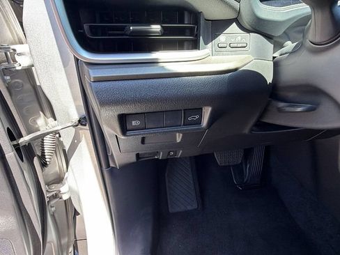 Used 2025 Toyota Grand Highlander FWD image 30