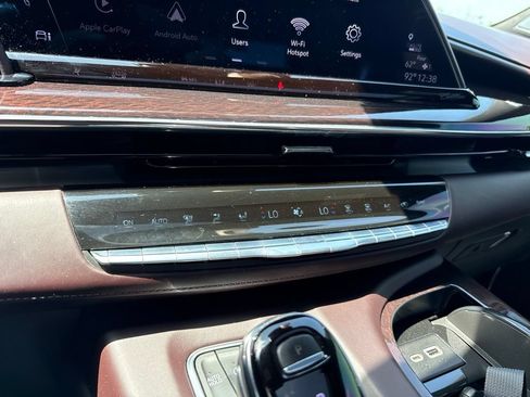 Used 2022 Cadillac Escalade Sport Platinum RWD image 27