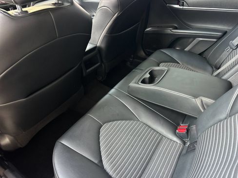 Used 2021 Toyota Camry SE FWD image 11