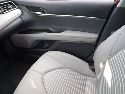 Used 2024 Toyota Camry SE w/ Convenience Package FWD image 11