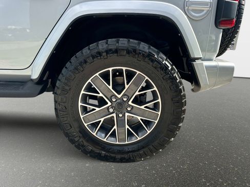 Used 2024 Jeep Wrangler High Altitude image 12