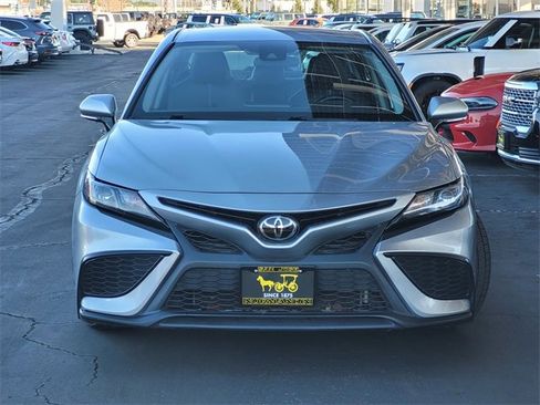 Used 2023 Toyota Camry SE image 2