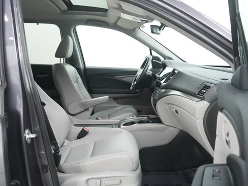 Used 2021 Honda Pilot Black Edition image 11