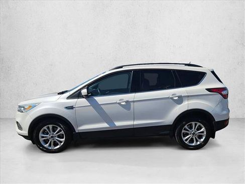 Used 2017 Ford Escape SE w/ SE Leather Comfort Package FWD image 10