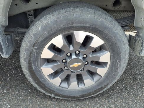 Used 2024 Chevrolet Silverado 2500 Custom w/ Custom Value Package image 30