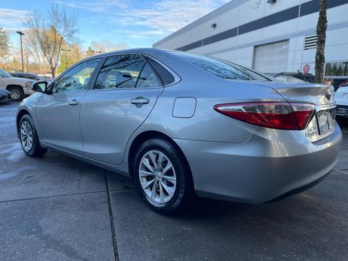Used 2016 Toyota Camry LE image 9
