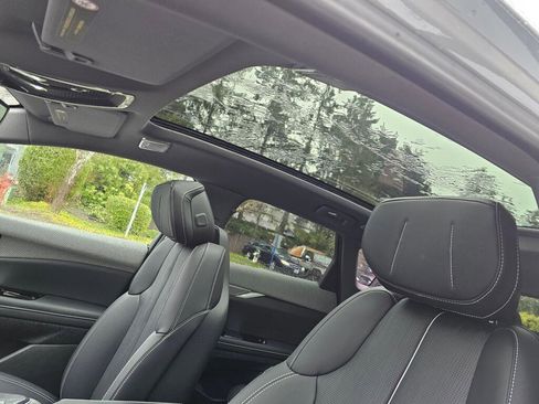 New 2026 Cadillac Optiq Luxury 2 image 26