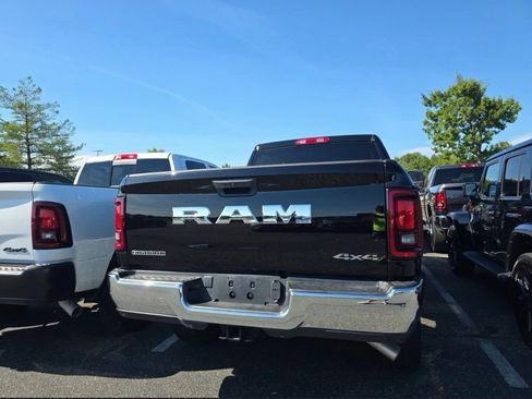Used 2025 RAM 2500 Big Horn AWD/4WD image 8