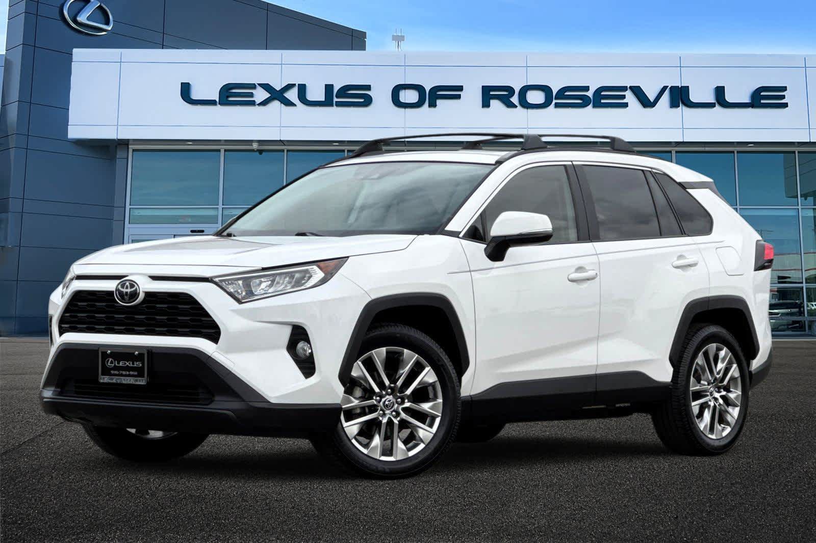 Used 2019 Toyota RAV4 XLE Premium FWD image 1