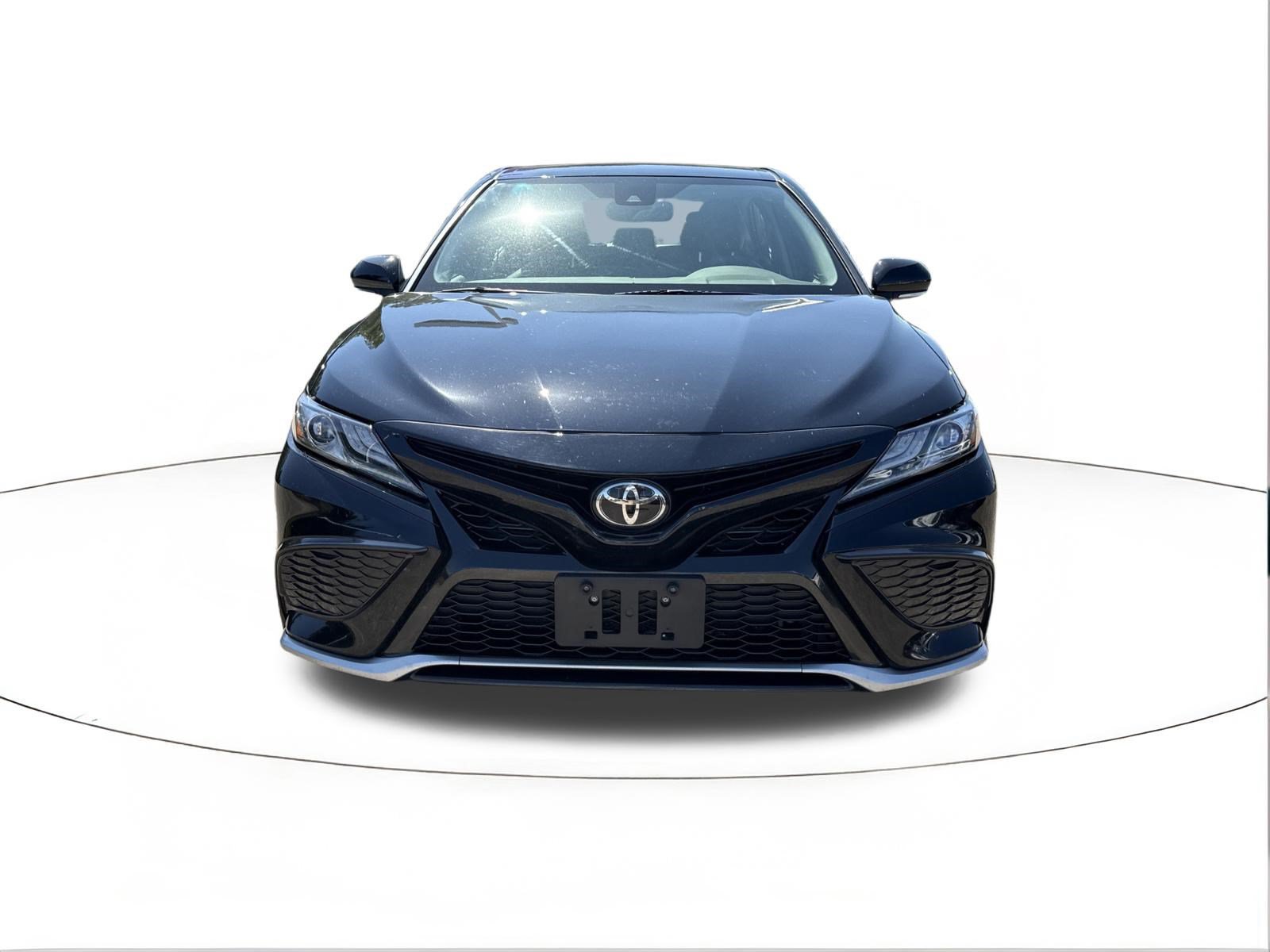 Used 2024 Toyota Camry XSE FWD image 8