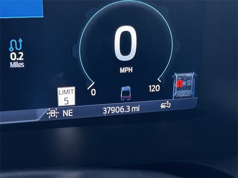 Used 2024 Ford F150 Lightning Lariat image 11