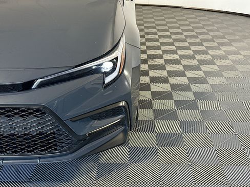 Used 2025 Toyota Corolla SE w/ Convenience Package FWD image 9