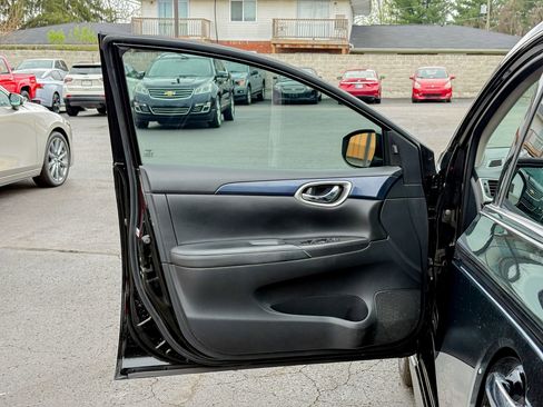 Used 2017 Nissan Sentra SR w/ SR Premium Technology Package image 14