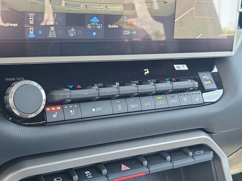 New 2026 Toyota Tundra Limited AWD/4WD image 28