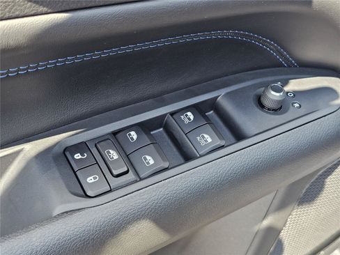 New 2026 Jeep Compass Latitude AWD/4WD image 15