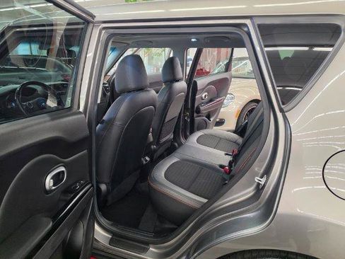 Used 2017 Kia Soul ! w/ Tech Package FWD image 32