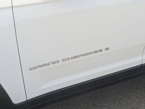 New 2026 Jeep Grand Cherokee Limited AWD/4WD image 10