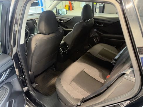 Used 2025 Subaru Outback Premium AWD/4WD image 13