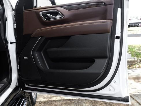 Used 2021 Chevrolet Suburban High Country RWD image 53