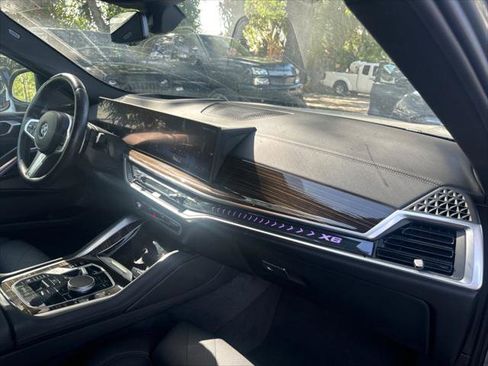 Used 2025 BMW X6 xDrive40i w/ Climate Comfort Package image 18