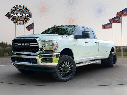Used 2024 RAM 3500 Big Horn AWD/4WD image 3