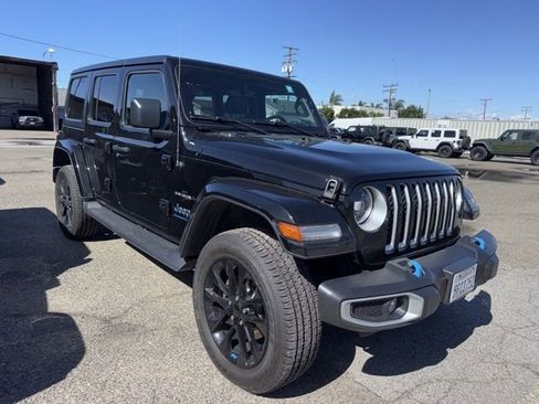 Used 2023 Jeep Wrangler Unlimited Sahara w/ Cold Weather Group image 3