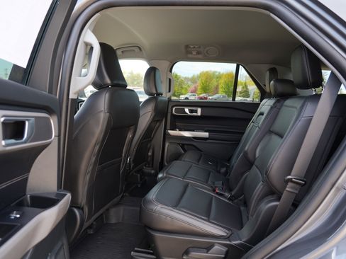 Used 2023 Ford Explorer XLT w/ Equipment Group 202A AWD/4WD image 21