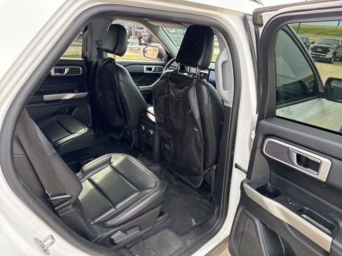 Used 2021 Ford Explorer XLT w/ Equipment Group 202A image 13