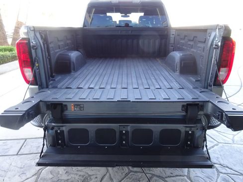 Certified 2020 GMC Sierra 1500 Elevation w/ Elevation Value Package AWD/4WD image 8