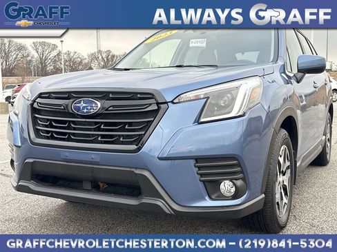 Used 2023 Subaru Forester Premium image 1