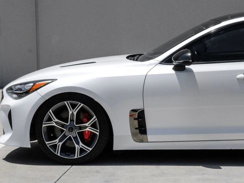 Used 2020 Kia Stinger GT2 AWD/4WD image 11