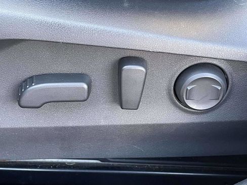 Used 2023 Subaru Outback Premium AWD/4WD image 16