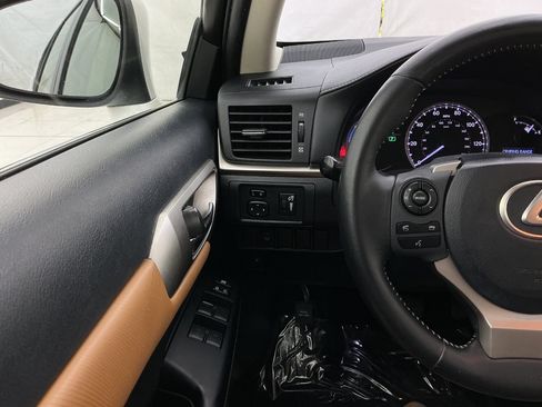 Used 2015 Lexus CT 200h FWD image 33