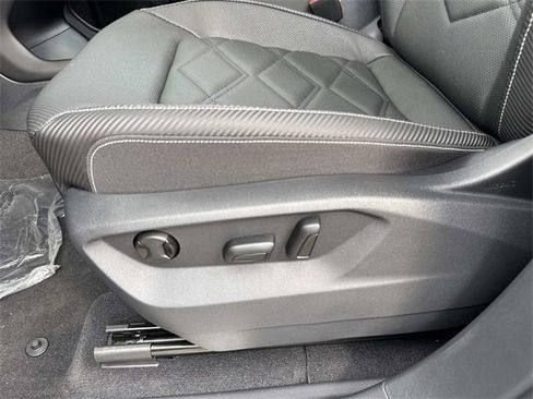 New 2026 Volkswagen Atlas Cross Sport SE image 17