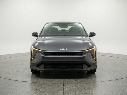 Used 2025 Kia K4 LXS FWD image 2