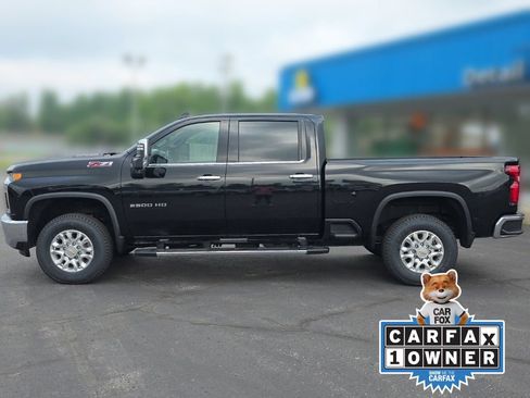 Used 2023 Chevrolet Silverado 2500 LTZ w/ Z71 Off-Road Package AWD/4WD image 3