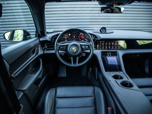 Certified 2024 Porsche Taycan image 11