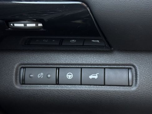 New 2026 Nissan Pathfinder SV image 18