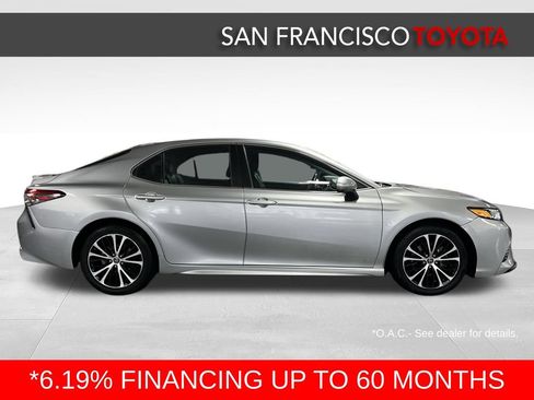 Certified 2018 Toyota Camry SE FWD image 6