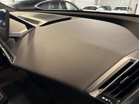 Used 2025 BMW iX xDrive50 w/ Premium Package image 33