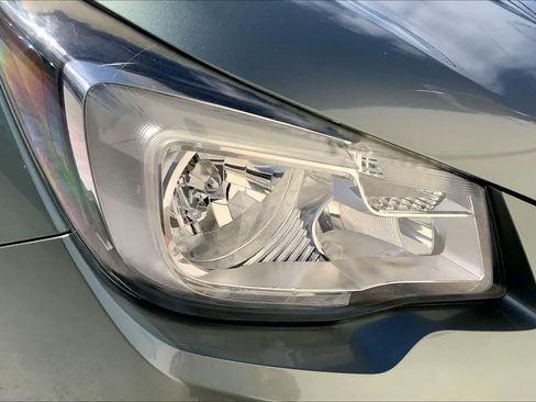 Used 2017 Subaru Forester 2.5i AWD/4WD image 31