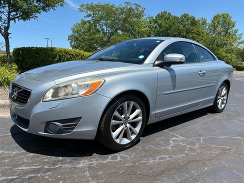 Used 2011 Volvo C70 T5 FWD image 2