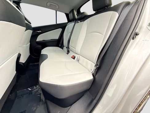 Used 2016 Toyota Prius Four FWD image 19