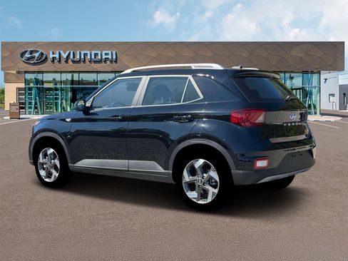 New 2026 Hyundai Venue SEL FWD image 4