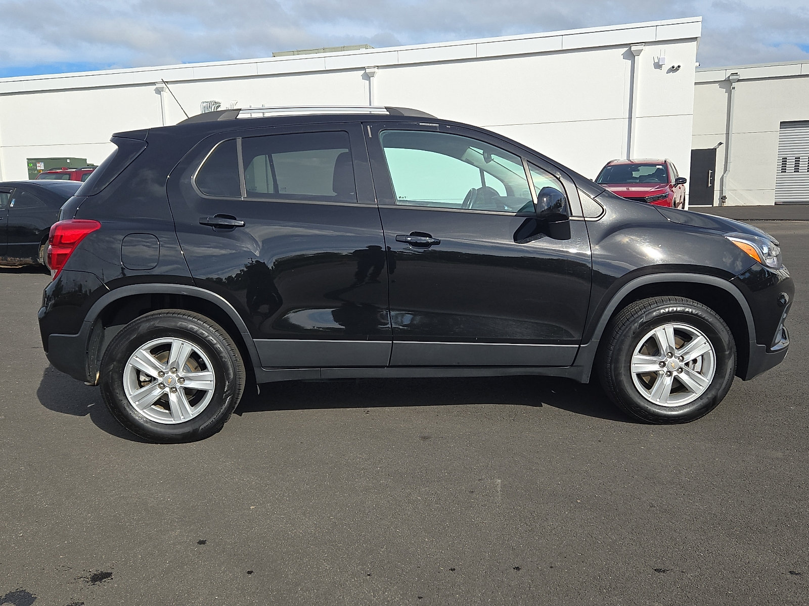 Used 2022 Chevrolet Trax LT w/ LT Convenience Package AWD/4WD image 7